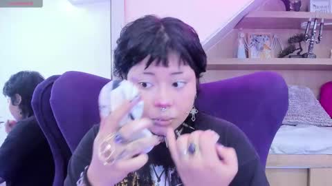 Mia online show from January 10, 12:32 pm