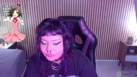 Mia online show from April 10, 2:01 pm