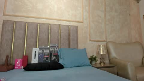 Miaasummer online show from June 7, 11:50 am