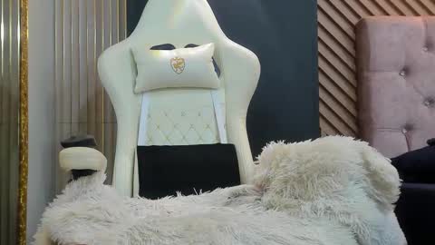 Mia Carter  Schedule 800 - 1430 gtm-5 online show from January 17, 2:52 am