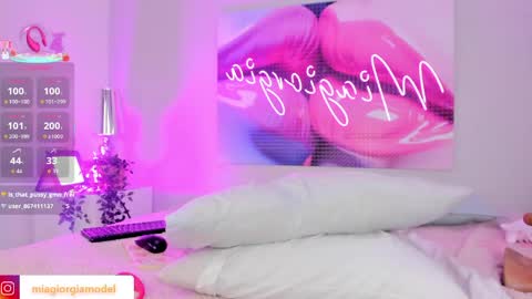 Mia  online show from April 24, 6:33 pm