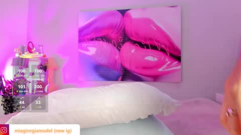 Mia  online show from March 23, 7:09 pm