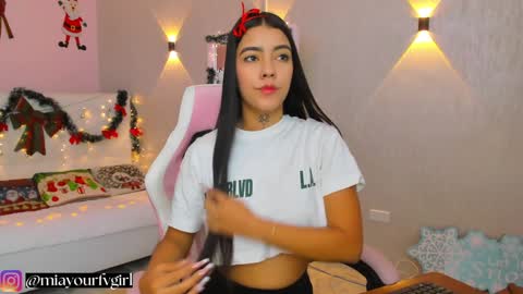 Mia Gomez online show from December 22, 12:49 pm