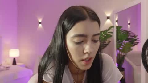 Mia Gomez online show from November 20, 1:45 pm