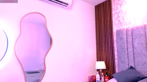 miagomezx online show from May 1, 8:01 pm