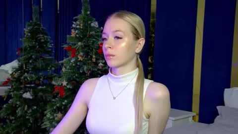 Mia online show from December 18, 5:45 am