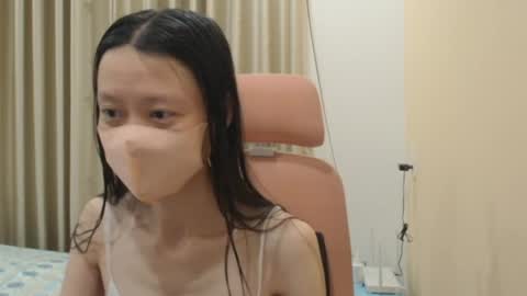 miahchan68 online show from April 24, 1:25 pm