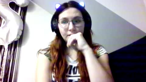 Mia online show from February 27, 7:35 pm