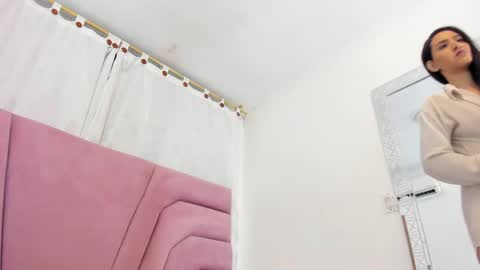 miajhonsonx online show from April 23, 2:30 pm