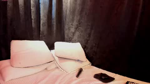Mia online show from June 11, 2:53 am