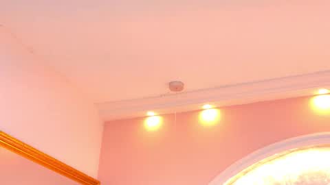 Mia online show from April 25, 5:32 am