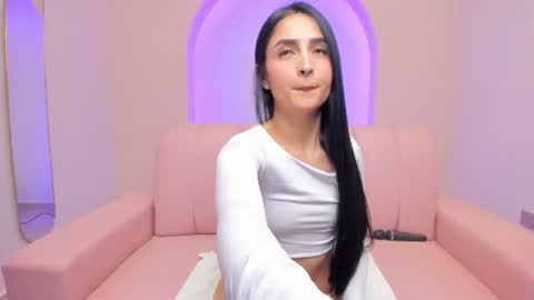mialiore_ online show from June 20, 12:31 pm