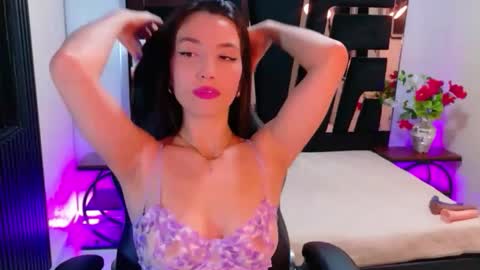 mialovelyn online show from April 5, 3:49 am