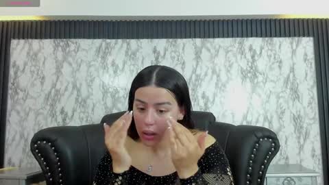 Mia   -5 7001400 Follow  online show from February 6, 12:48 pm