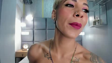 Snapshot of miamorgann chatting on December 18, 11:34 am Mia Morgann online show from December 18, 11:34 am