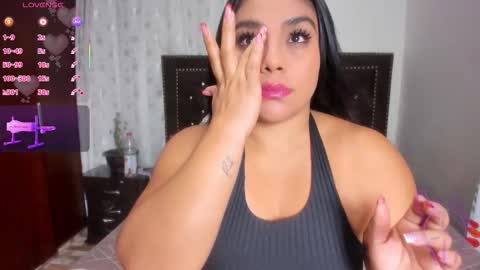 Mia online show from January 10, 9:36 am