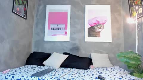 Mia online show from November 10, 9:32 pm