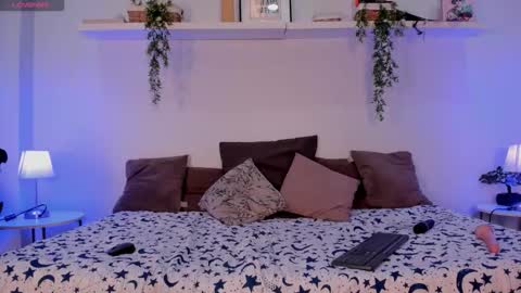 Mia online show from January 10, 11:09 pm