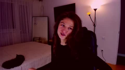 Mia online show from July 9, 7:27 pm