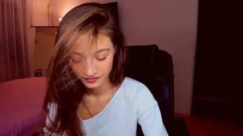 Mia online show from March 17, 7:18 pm