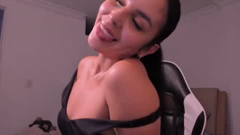 Mia Quevedo online show from July 7, 3:26 pm