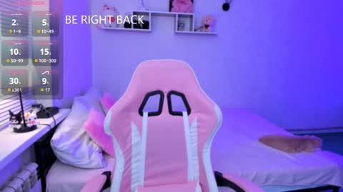 Snapshot of miascarlettttt chatting on October 14, 7:38 pm Mia online show from October 14, 7:38 pm