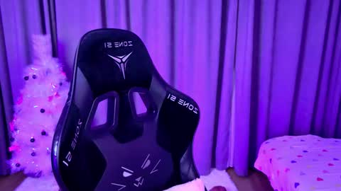 Mia  online show from January 5, 5:27 pm