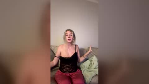 miasmith_001 online show from April 27, 1:35 am