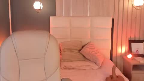 Mia online show from June 11, 2:53 am