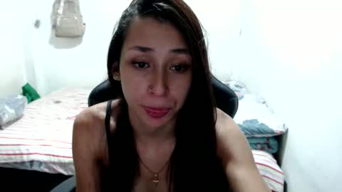 mia online show from April 23, 8:11 pm