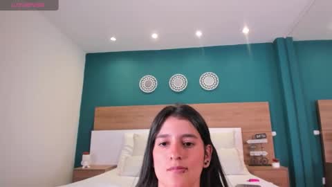 Snapshot of miataylorsweet chatting on September 18, 2:37 pm Mia online show from September 18, 2:37 pm