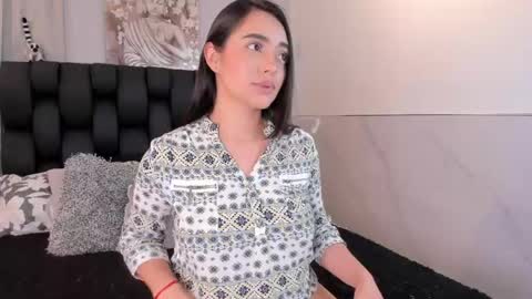 miavelvet1 online show from April 22, 2:52 am