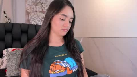 miavelvet1 online show from April 19, 4:12 am