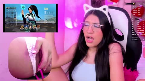 Snapshot of miavoss_ chatting on February 6, 9:38 pm mia online show from February 6, 9:38 pm