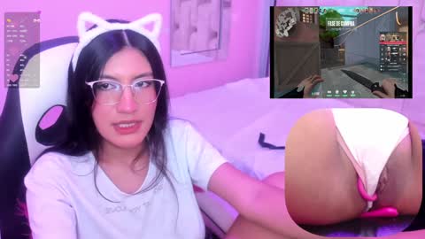 Snapshot of miavoss_ chatting on January 25, 6:12 am mia online show from January 25, 6:12 am