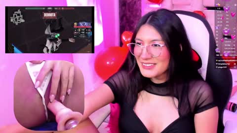 Snapshot of miavoss_ chatting on February 5, 10:12 pm mia online show from February 5, 10:12 pm