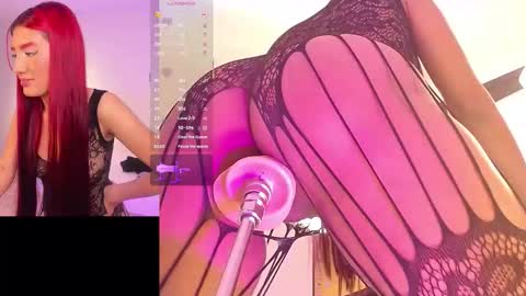 Snapshot of miavoss_ chatting on October 11, 1:43 am mia online show from October 11, 1:43 am