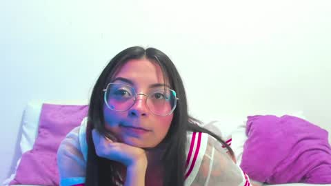 MiaWeiss online show from June 30, 3:33 pm