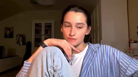 Emily online show from November 20, 2:40 pm