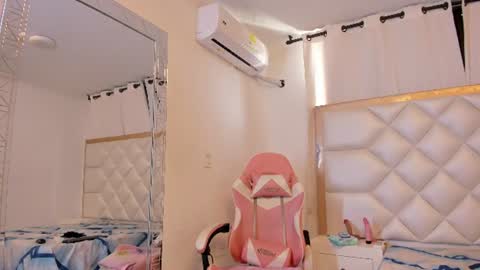 michelleblair1 online show from June 19, 1:58 pm