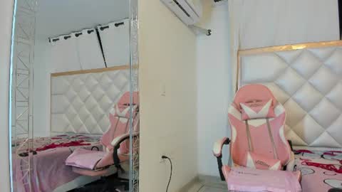 michelleblair1 online show from July 28, 12:48 pm