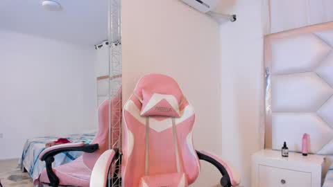 michelleblair1 online show from April 29, 4:31 pm