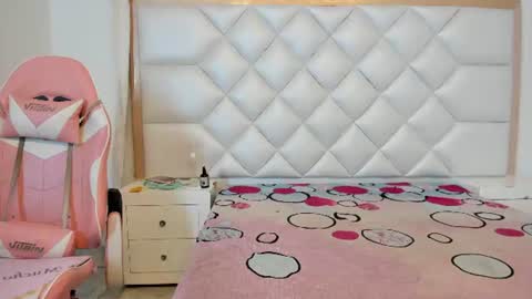 michelleblair1 online show from July 29, 12:49 pm