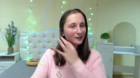 Snapshot of michellee11 chatting on January 16, 12:09 pm Michel online show from January 16, 12:09 pm