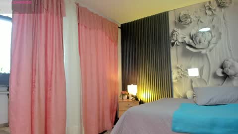 michellepreston_ online show from April 13, 12:06 pm