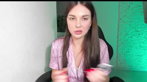 Snapshot of michelliibeautiful chatting on October 17, 7:39 pm Michellee online show from October 17, 7:39 pm