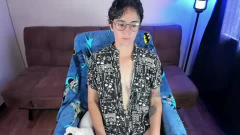 Blue online show from April 27, 3:31 pm