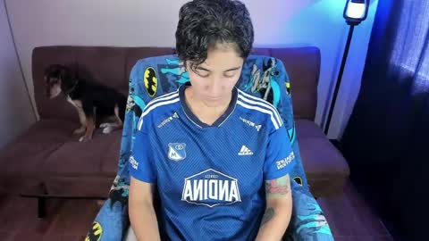 Blue online show from April 23, 3:36 pm