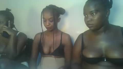 midnight_curves online show from April 17, 9:50 pm