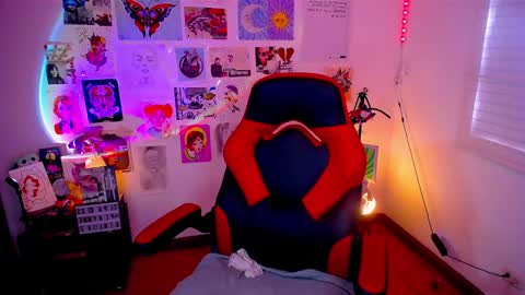 Pola  INDEPENDENT MODEL online show from January 9, 12:19 pm